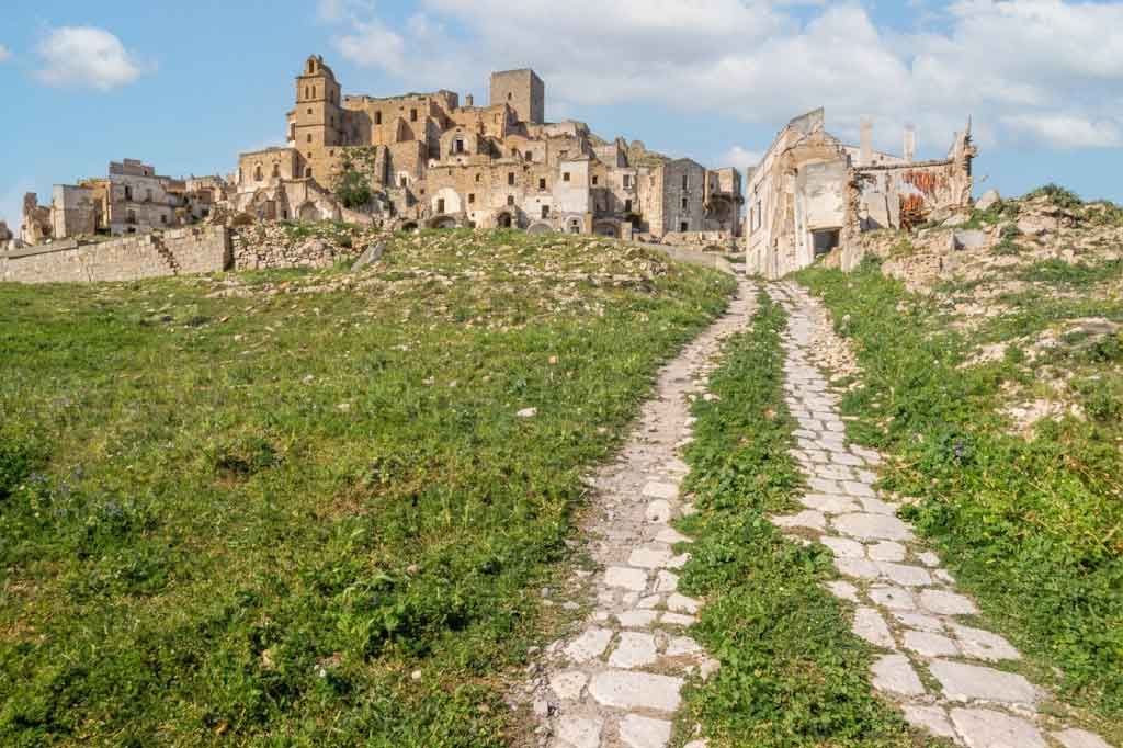 Craco, el pueblo fantasma de Basilicata y cómo visitarlo Craco En El Cine