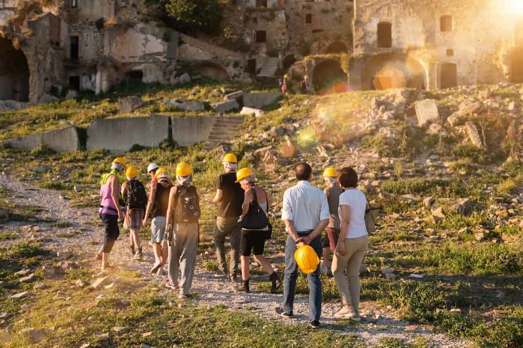 Craco, el pueblo fantasma de Basilicata y cómo visitarlo Visita Guiada Craco Italia