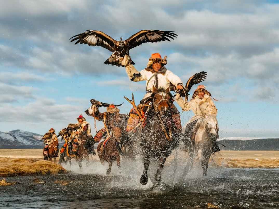 Guía para viajar a Mongolia: rutas, consejos prácticos y qué ver Tiro Con Arco Y Carreras De Caballos