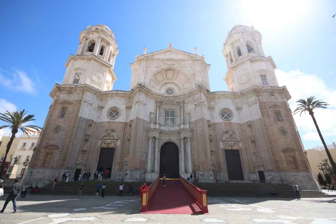 Lugares que ver en Cádiz imprescindibles (con mapa e itinerarios) Catedral De Cádiz