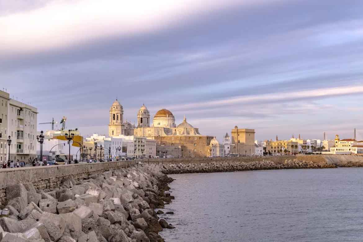 Lugares que ver en Cádiz imprescindibles (con mapa e itinerarios) Paseo Del Vendaval