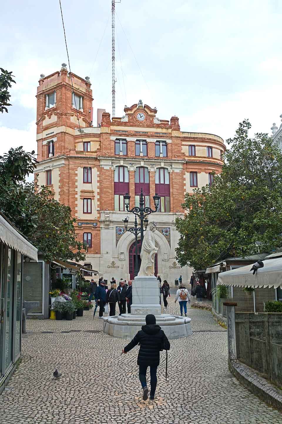 Lugares que ver en Cádiz imprescindibles (con mapa e itinerarios) Plaza De Las Flores Cádiz