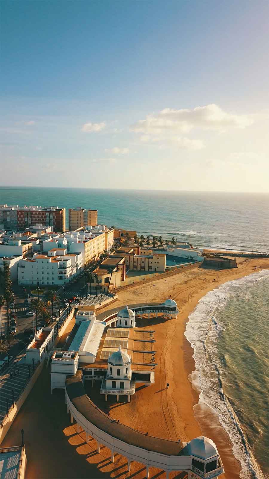 Lugares que ver en Cádiz imprescindibles (con mapa e itinerarios) Playas De Cádiz