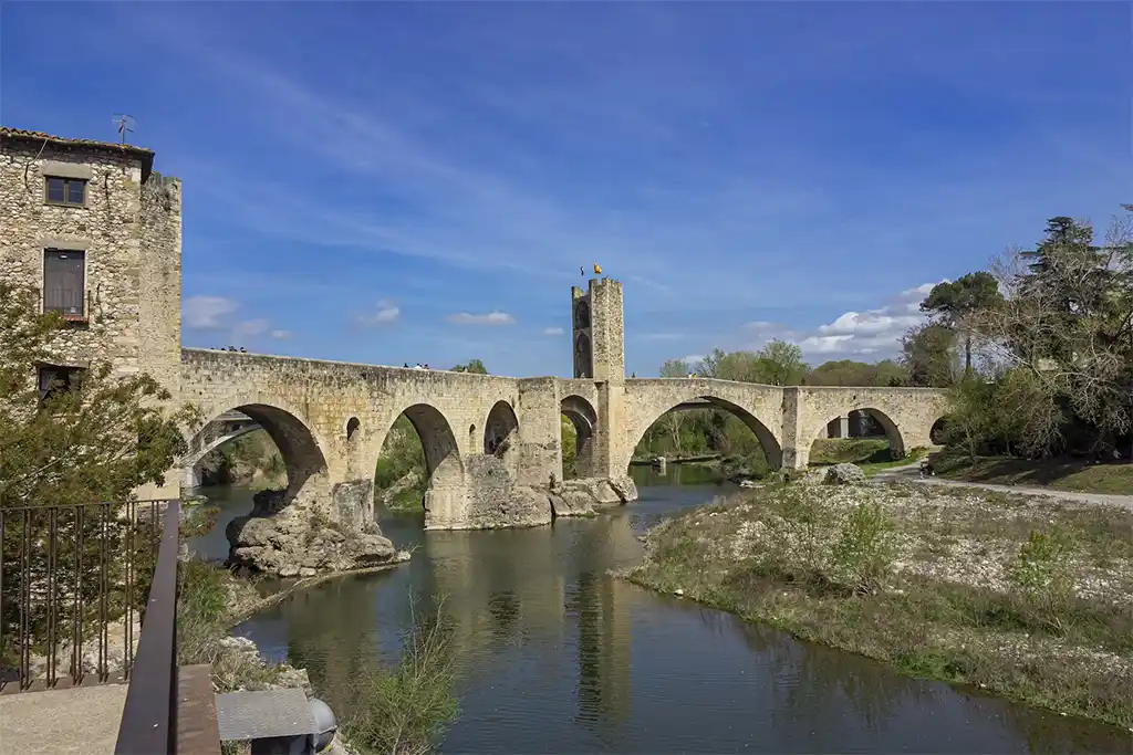 Pueblos Catalanes Besalu