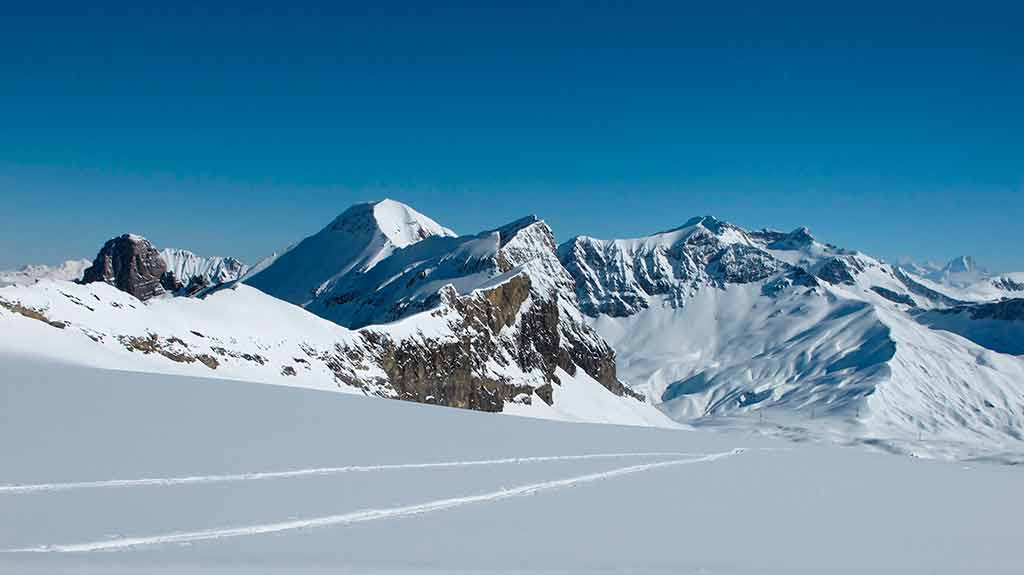 Guía definitiva de Villars-sur-Ollon: la joya alpina de la Suiza romanda Glaciar De Les Diablerets