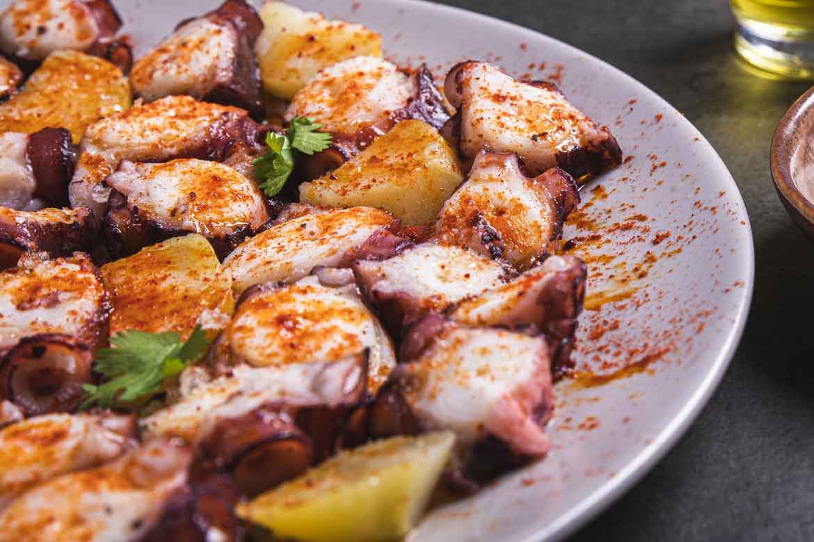 Finisterre: El mítico "fin del mundo" y el epílogo del Camino de Santiago Pulpo A La Gallega