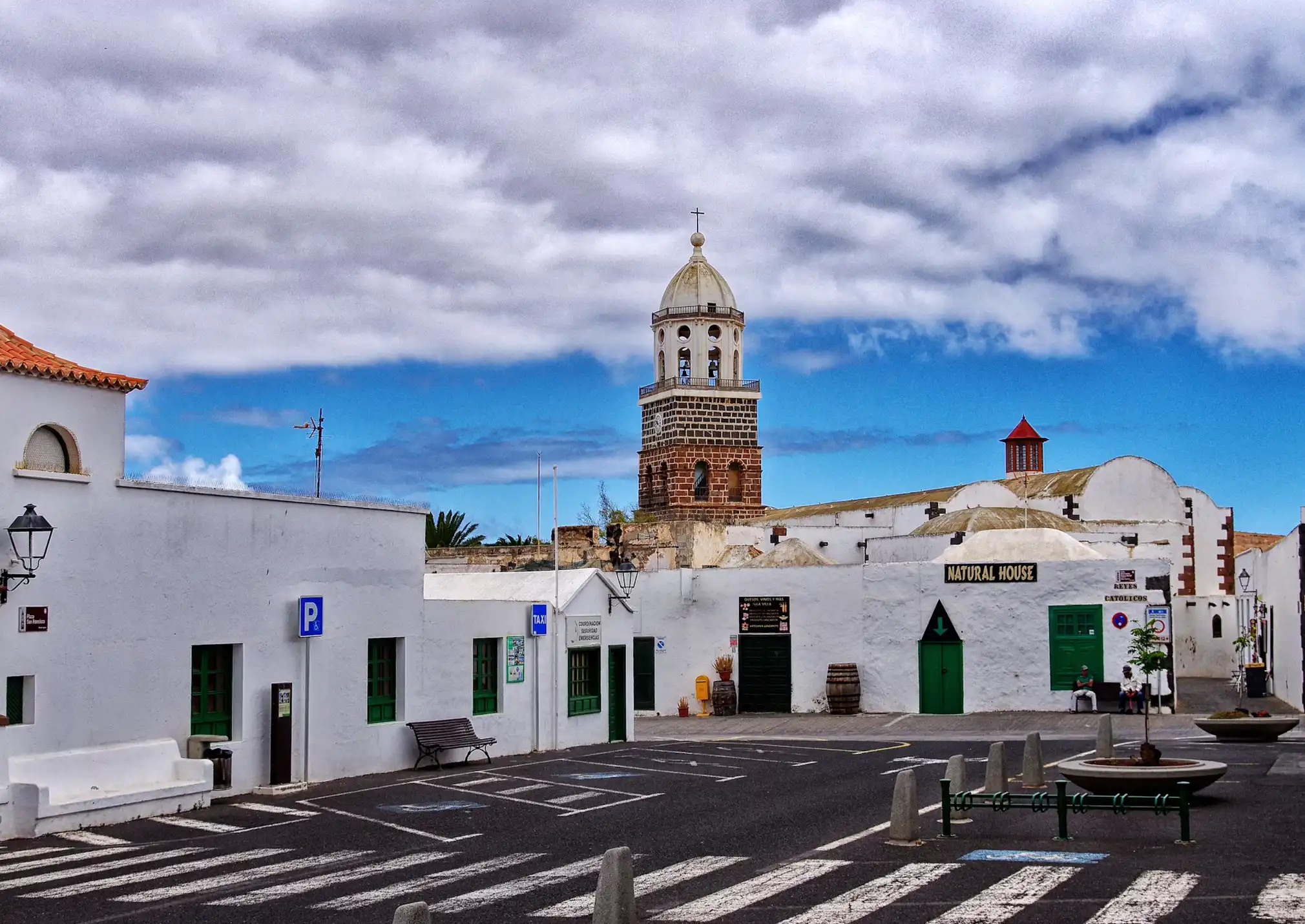 Visitas de Lanzarote para toda la familia Teguise la antigua capital de Lanzarote