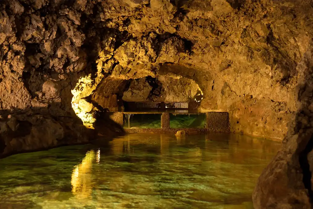 Madeira, qué ver y hacer en la maravilla de Portugal Grutas de São Vicente