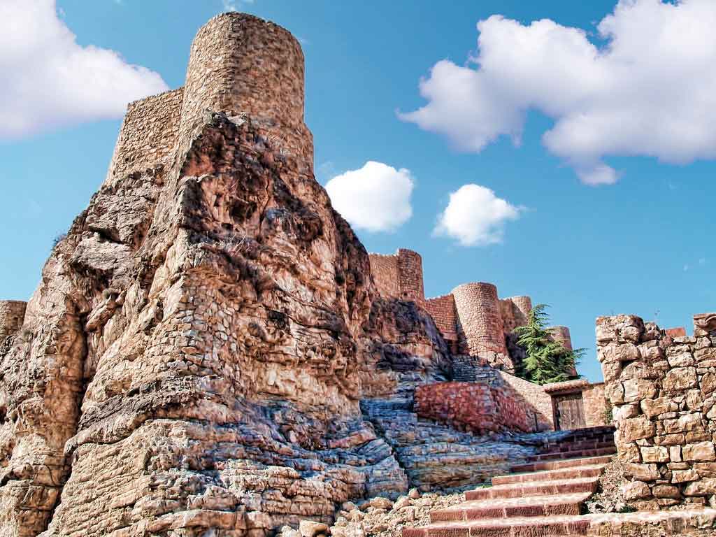 Albarracín: la joya medieval que conquistará tu corazón (y tu Instagram) Castillo De Albarracin