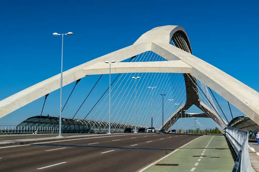 Guía para Visitar Zaragoza Puente Del Tercer Milenio