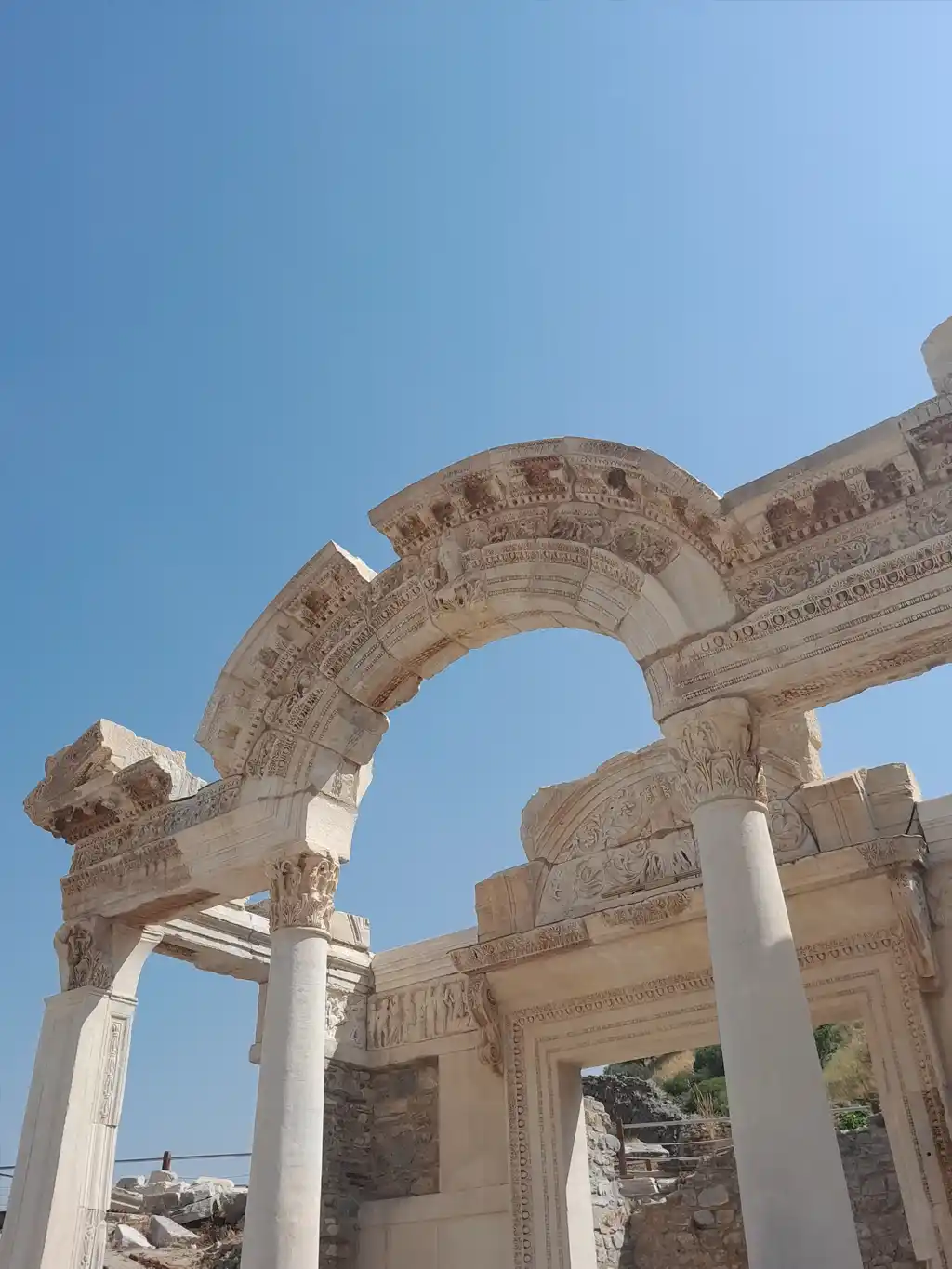 Guía de viaje a Éfeso, Turquía Templo De Adriano