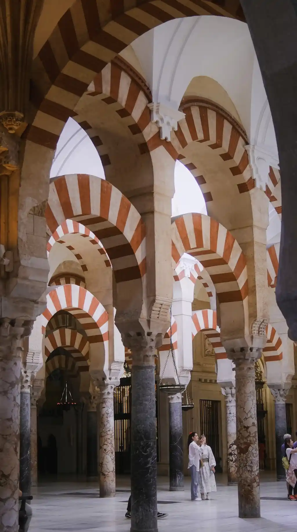 Guía para visitar la Mezquita de Córdoba, cuándo visitar y qué ver La Sala Hipostila
