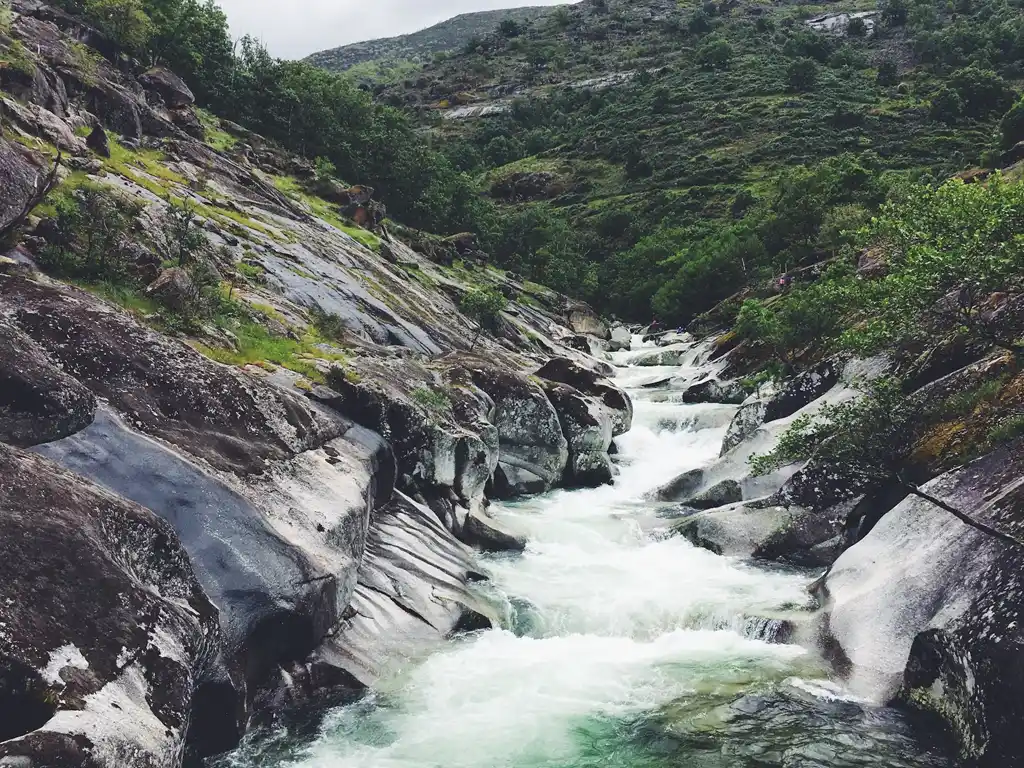 Qué ver en el Valle del Jerte: guía completa para enamorarte de esta joya de Extremadura Garganta De Los Infiernos