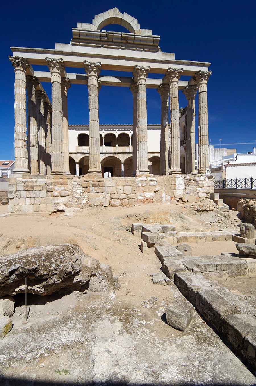 Templo Romano De Diana En Merida
