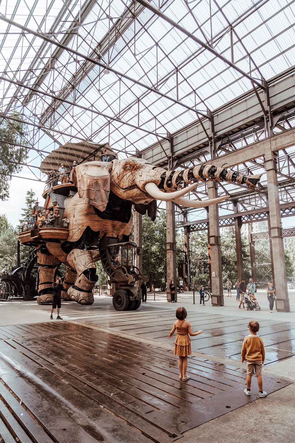 Nantes: la ciudad francesa que reinventó el arte urbano Elefante Nantes Grand Éléphant