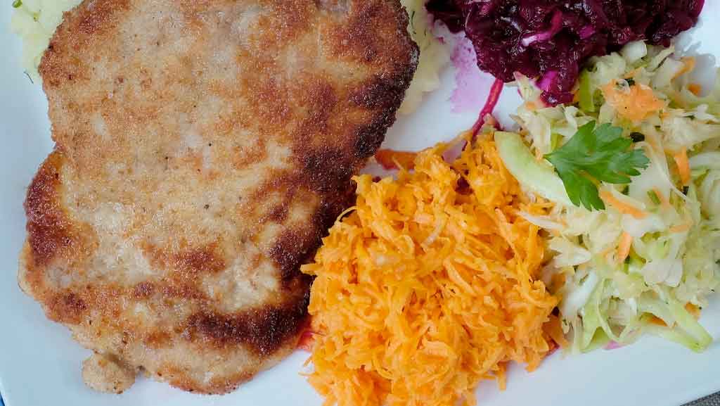 Varsovia: guía completa para descubrir la capital polaca que renació de sus cenizas Kotlet Schabowy