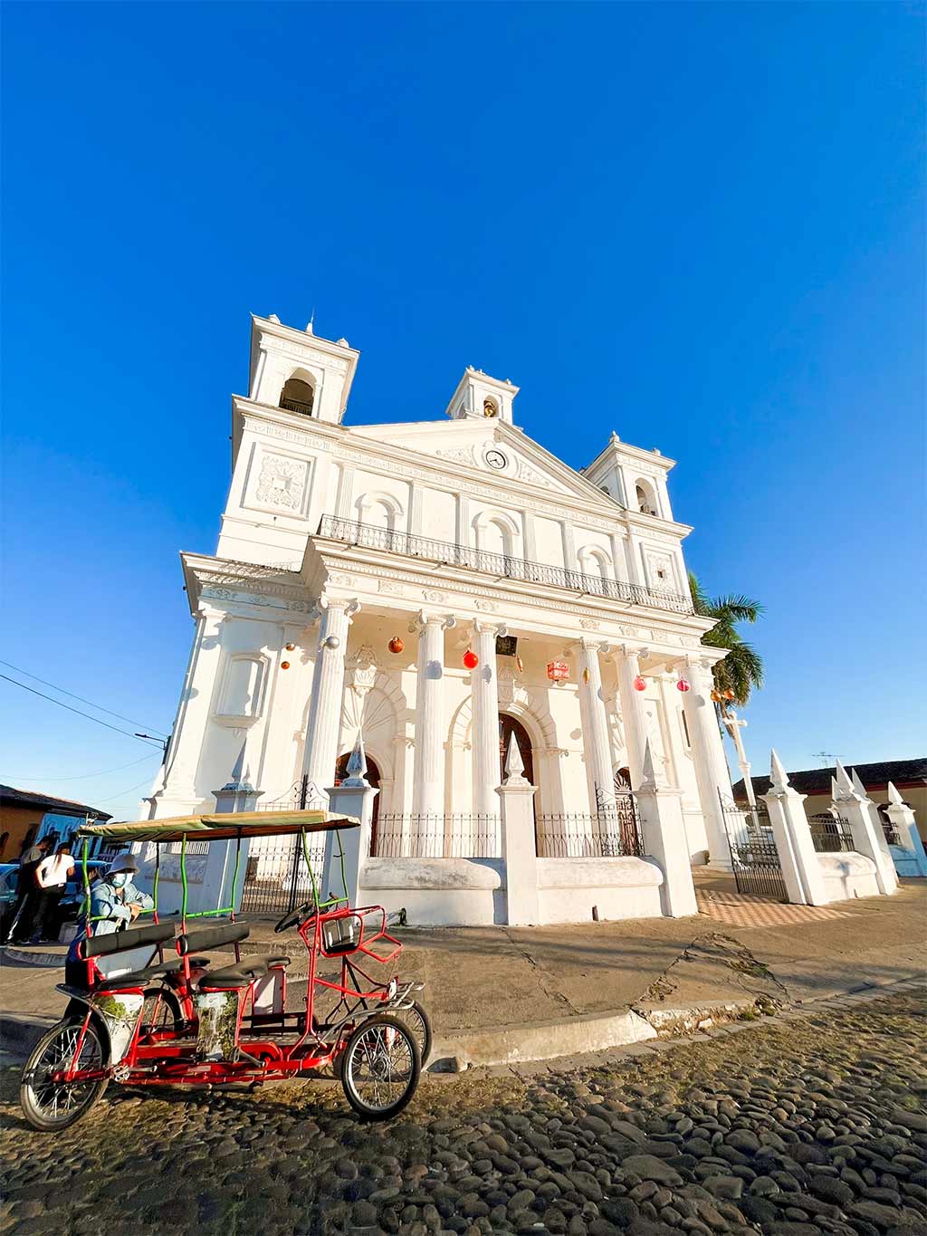 Guía de Suchitoto: La Joya Colonial y Cultural de El Salvador Iglesia Santa Lucia