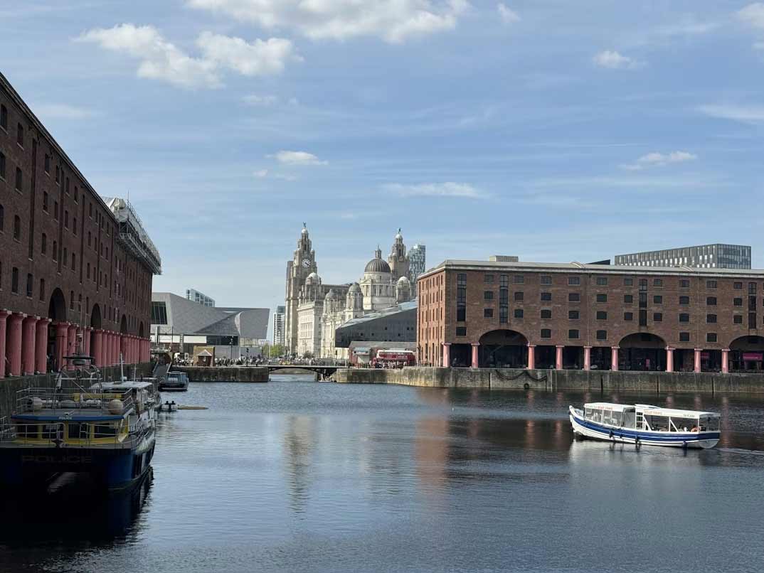 Liverpool: Tu guía completa para explorar la ciudad de Los Beatles y el fútbol Liverpool Puerto