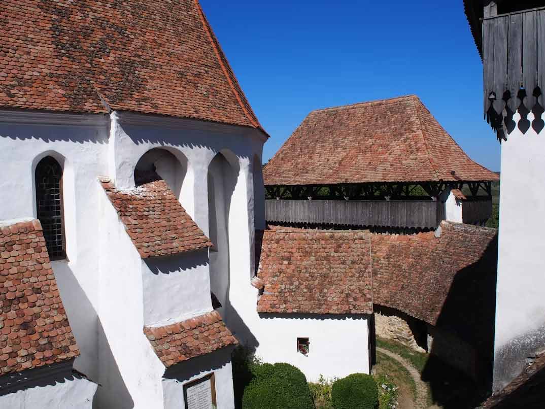 Transilvania: qué ver en la tenebrosa tierra del Conde Drácula Viscri Iglesia Fortificada