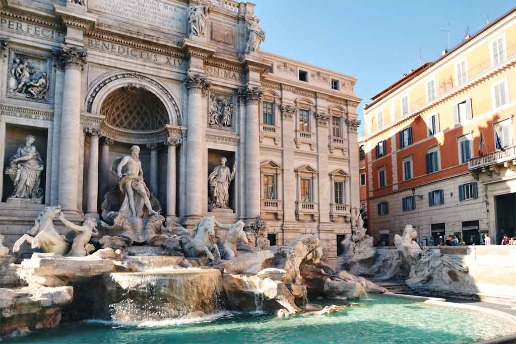 Los sitios históricos de Roma imprescindibles para una experiencia inolvidable Fontana Di Trevi