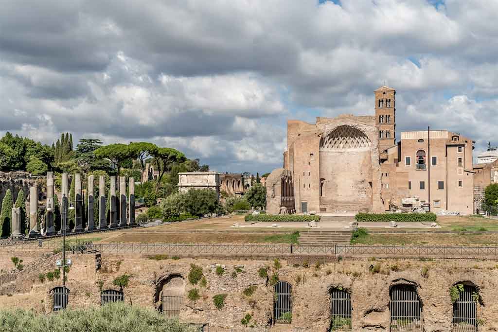 Los sitios históricos de Roma imprescindibles para una experiencia inolvidable Monte Palatino
