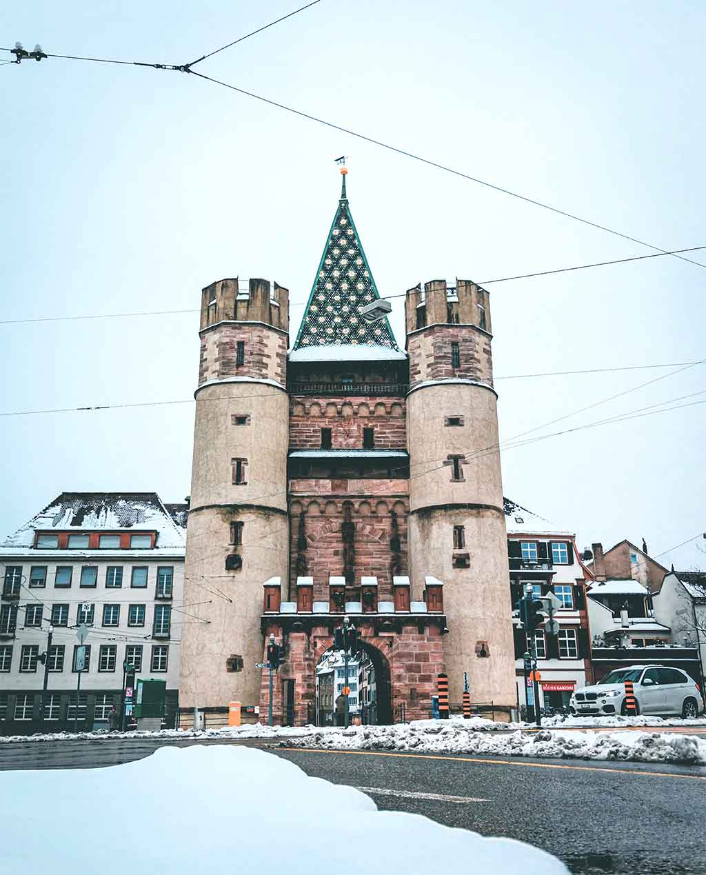 Basilea, la ciudad que nadie tiene en su radar y que todo el mundo debería visitar Spalentor Basel