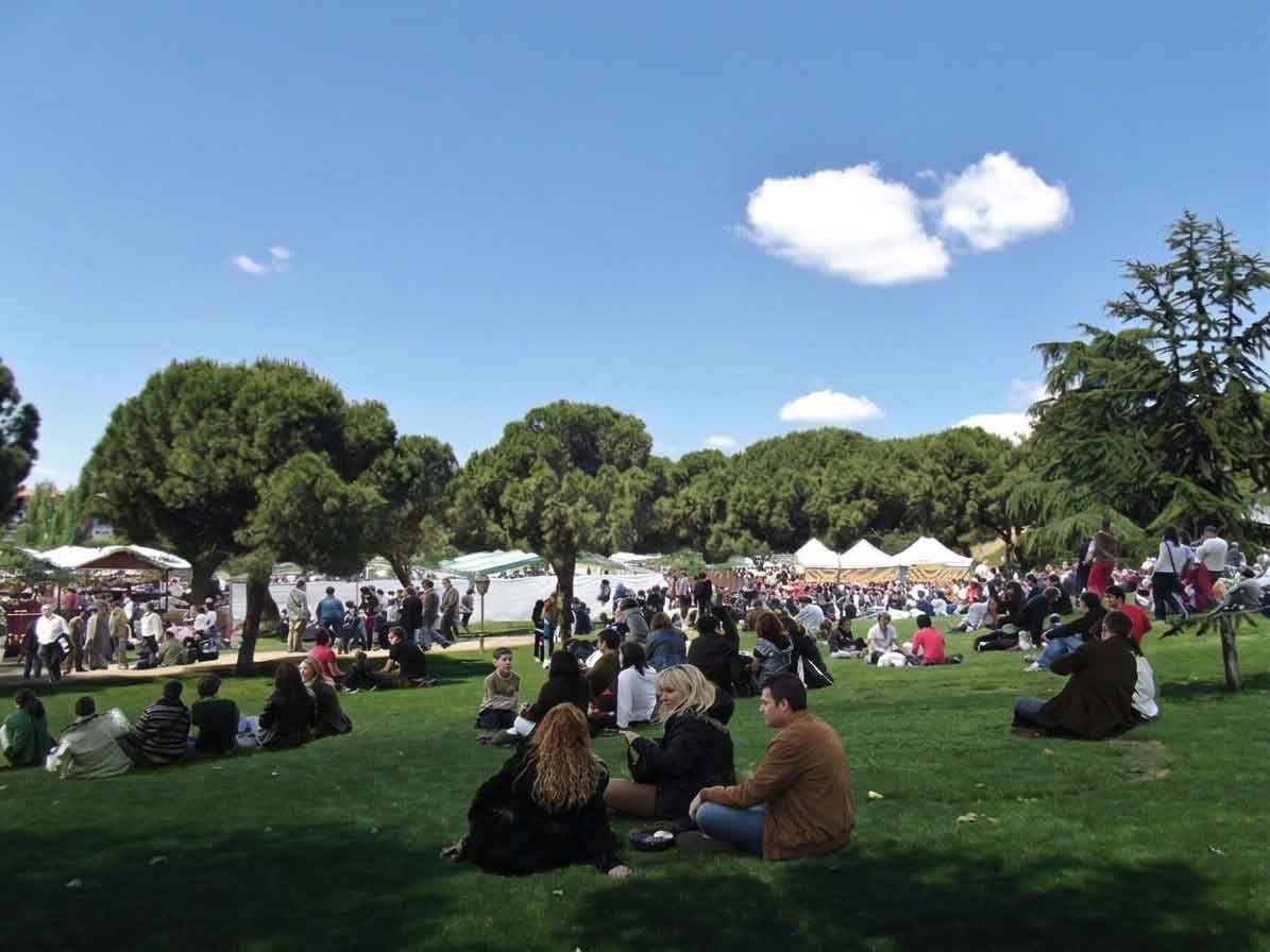 Feria de San Isidro: todo lo que necesitas saber antes de viajar a Madrid en mayo Pradera De San Isidro
