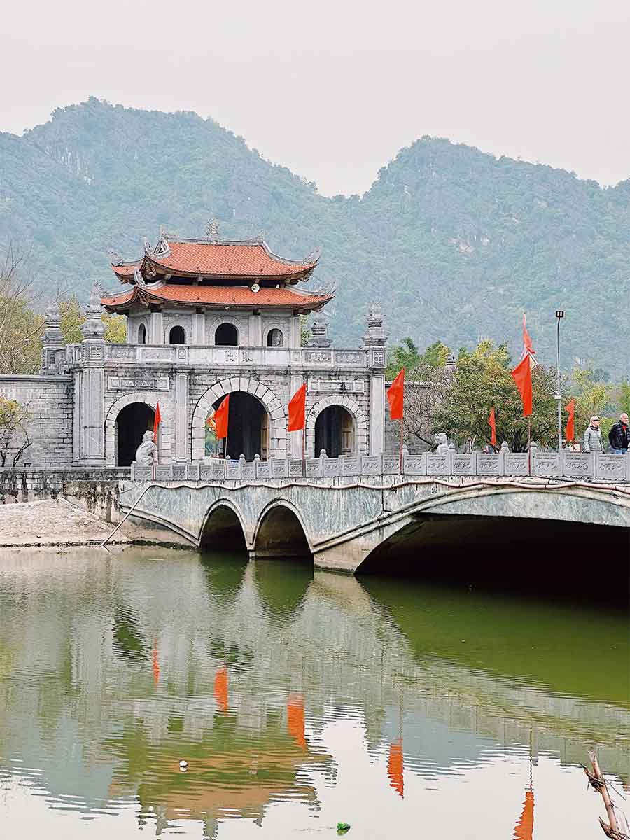 Ninh Binh: Tu guía para qué hacer y explorar en la «Bahía de Halong en Tierra» Antigua Capital De Hoa Lu