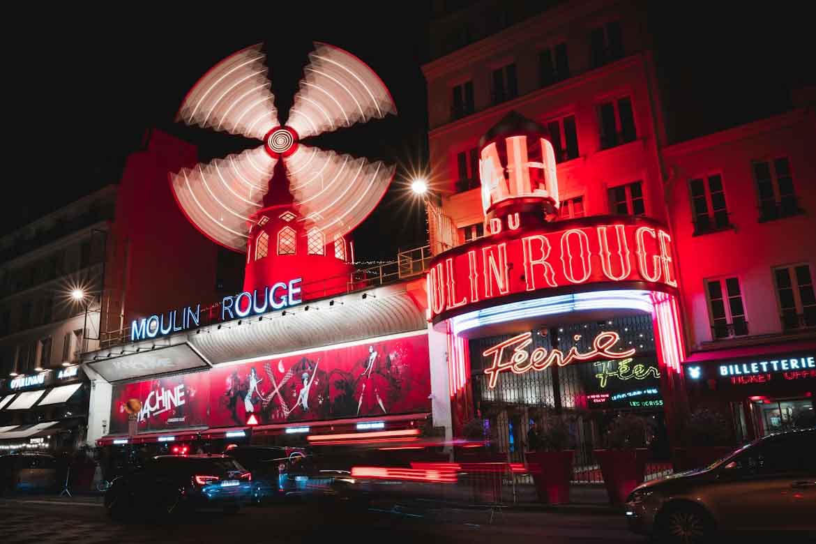Montmartre: Guía definitiva para descubrir qué hacer en el corazón bohemio de París Moulin Rouge Montmartre