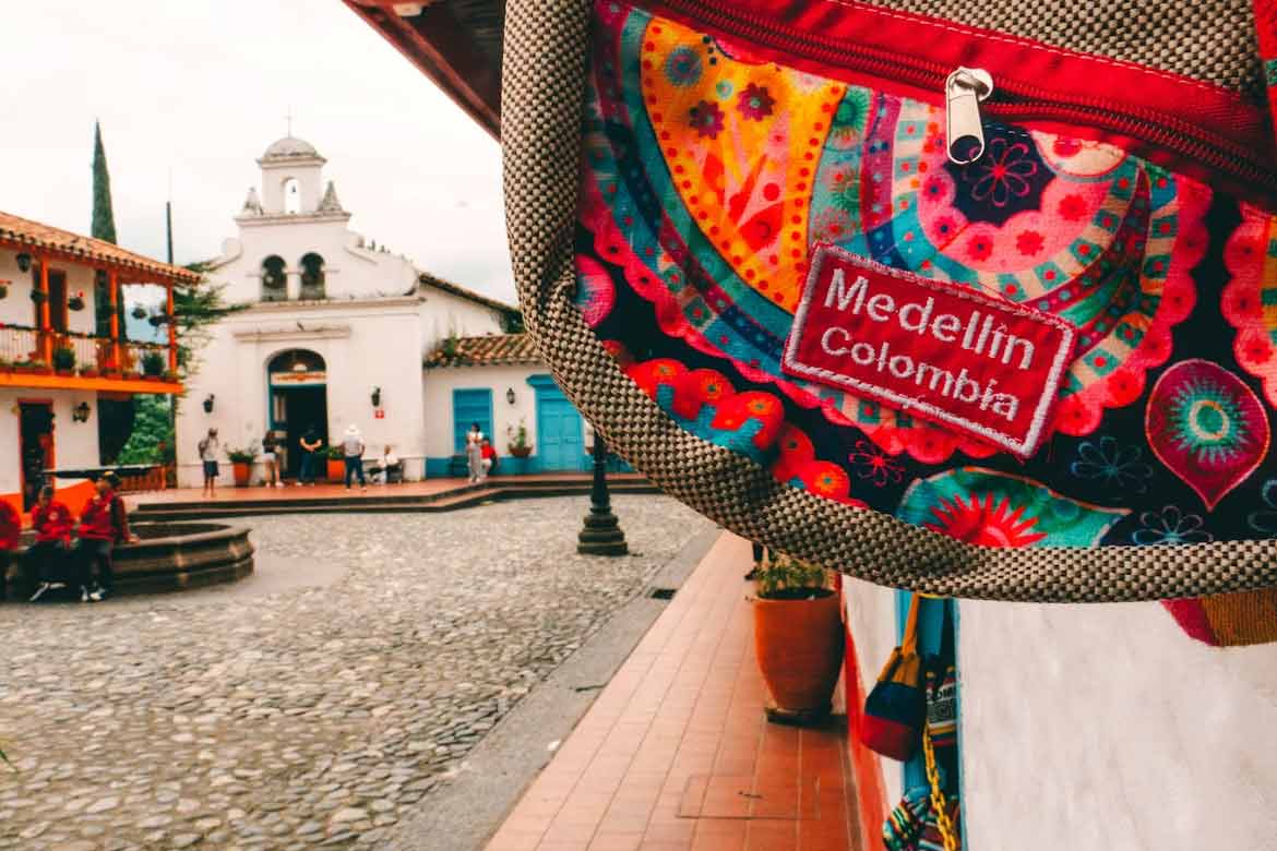 Medellín: Qué hacer en la ciudad de la eterna primavera Pueblito Paisa Medellin