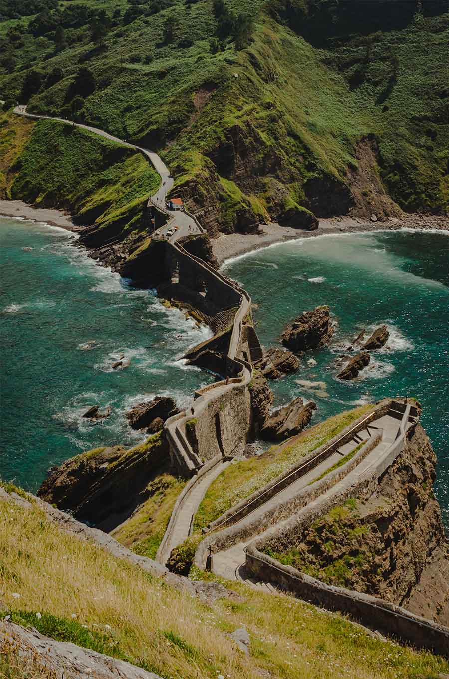 San Juan de Gaztelugatxe: Guía para visitar la icónica ermita vasca Ascension A La Ermita De 241 Escalones
