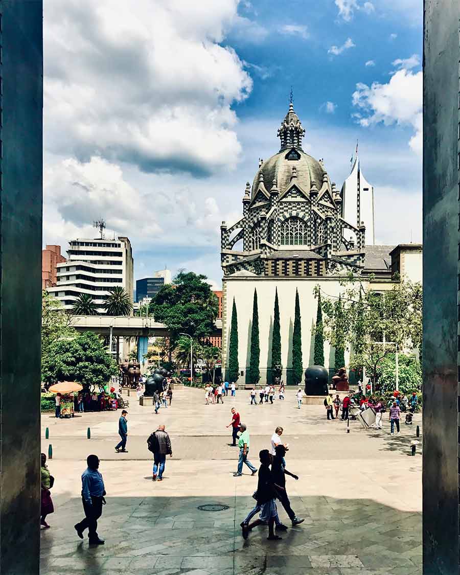 Medellín: Qué hacer en la ciudad de la eterna primavera Plaza Botero Medellin