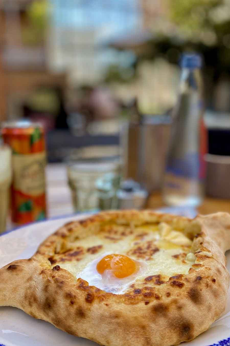 Tbilisi: La joya oculta del Cáucaso y por qué debe visitarla ahora mismo Khachapuri