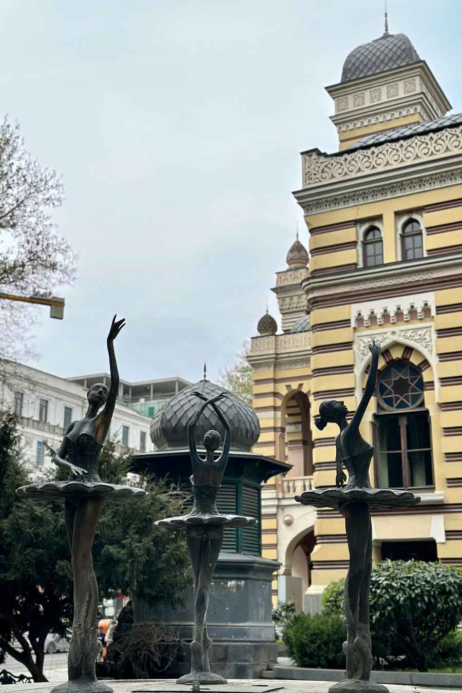 Tbilisi: La joya oculta del Cáucaso y por qué debe visitarla ahora mismo Opera De Tbilisi