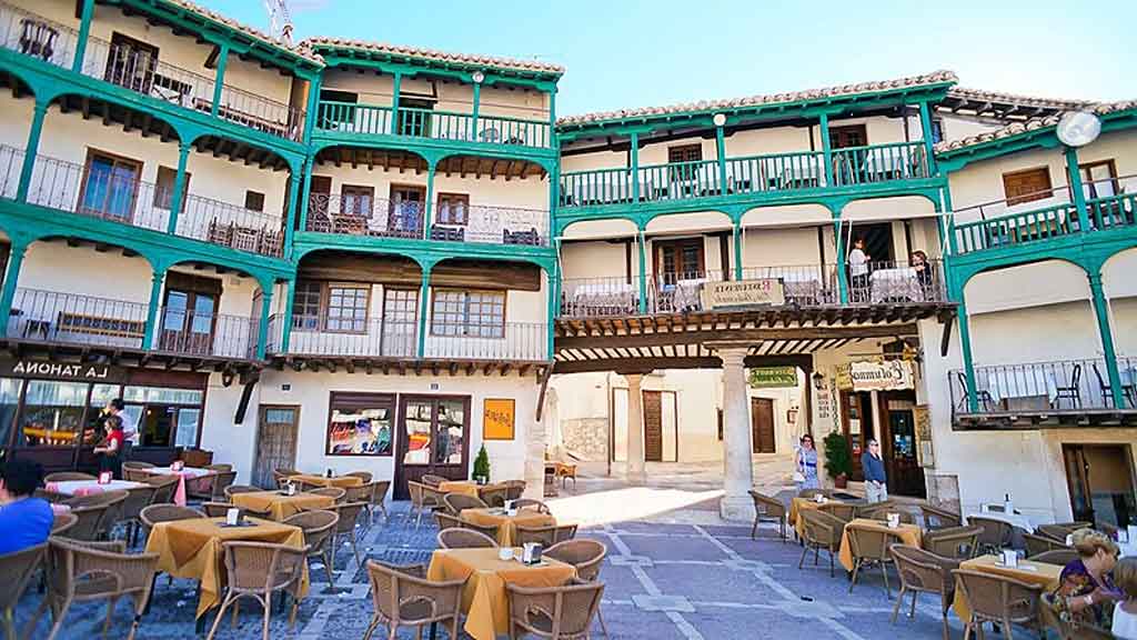 Los pueblos de Madrid más bonitos: Guía de escapadas imprescindibles Pueblos De Madrid Chinchon