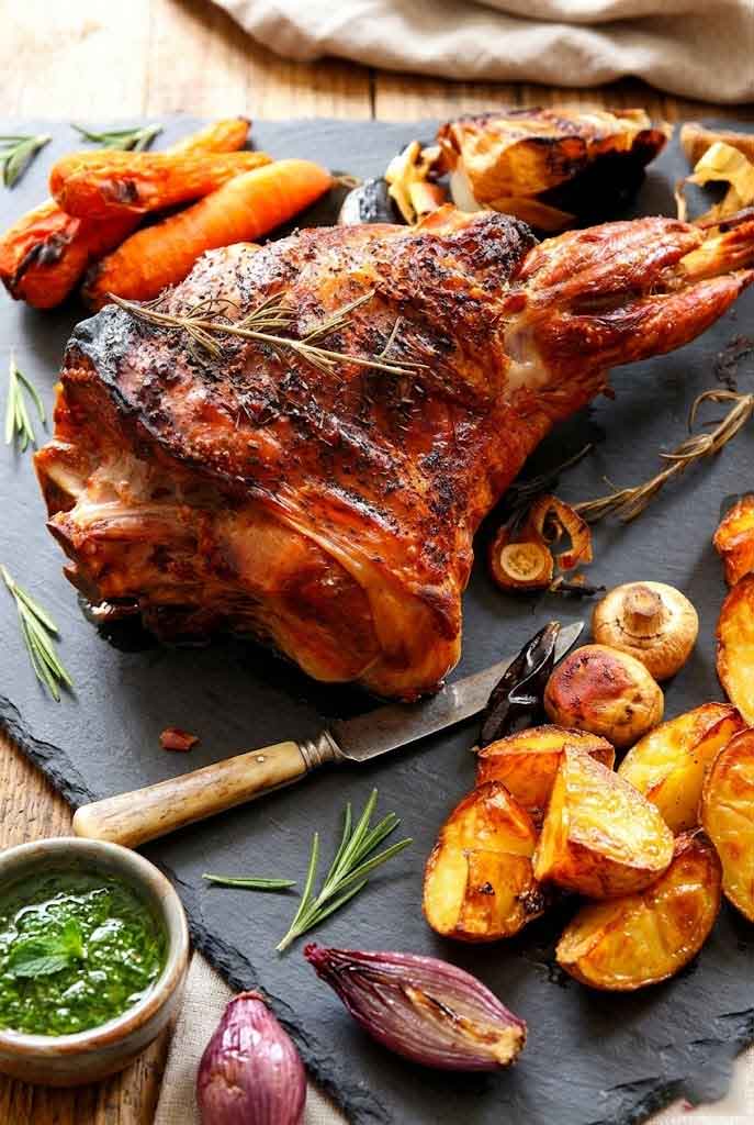 Los pueblos de Madrid más bonitos: Guía de escapadas imprescindibles Cordero Asado Pueblos De Madrid