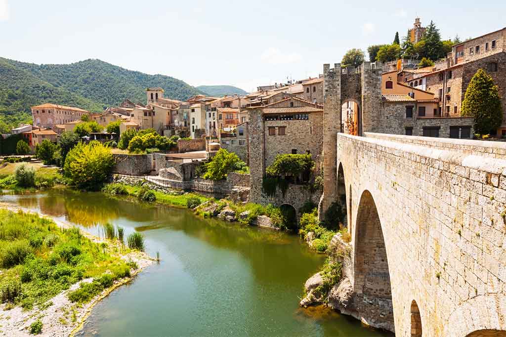 Besalú, guía para planificar tu visita al pueblo medieval más bonito de Girona Besalu Es Una Parada Obligatoria