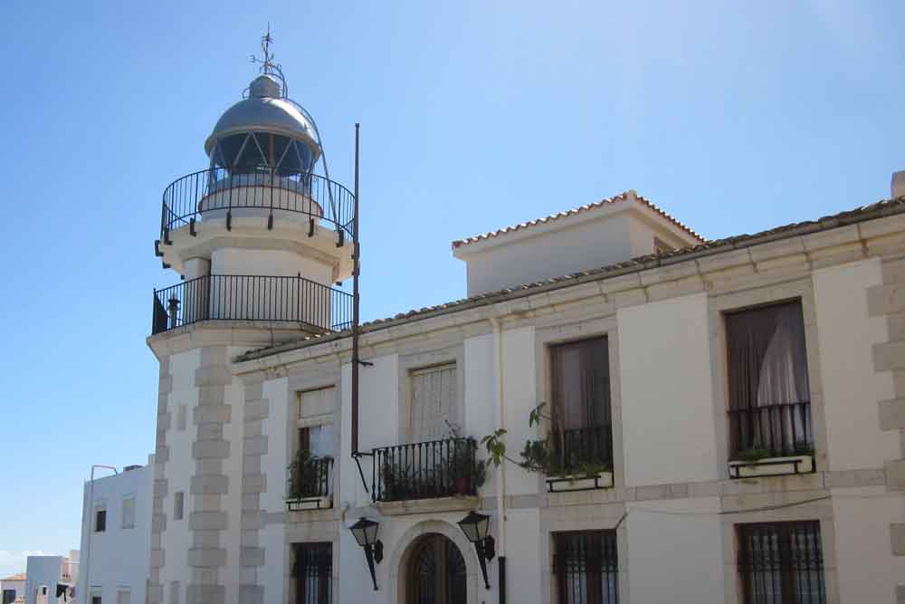 Qué ver en Peñíscola, guía completa de la ciudad en el mar Faro De Peñíscola