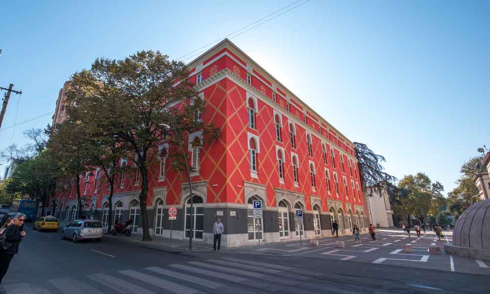 Qué ver en Tirana, la guía completa de la capital de Albania La Transformacion De Tirana