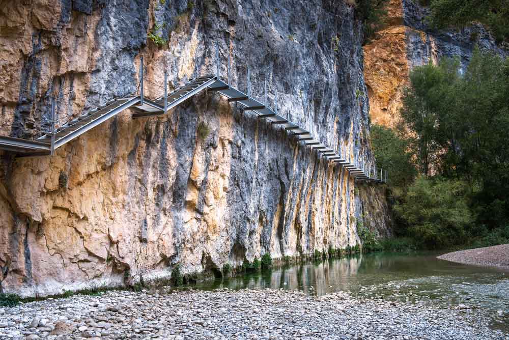 Guía completa de Alquézar, la joya medieval del Somontano Ruta De Las Pasarelas De Alquezar