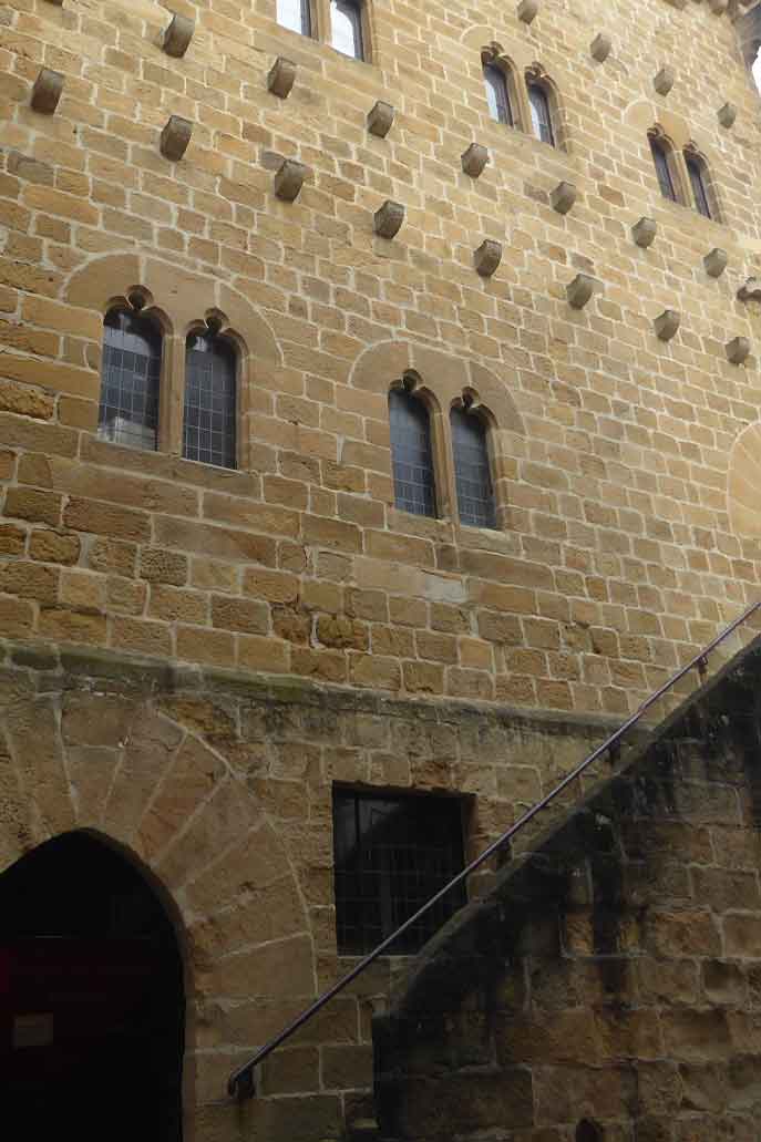 Qué ver en Zarautz, la joya de la costa guipuzcoana Torre Luzea