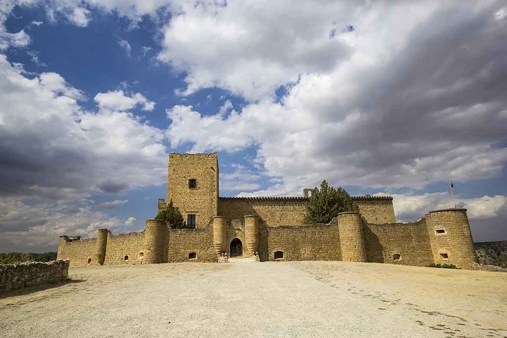 Qué ver en Pedraza, la villa medieval que enamora a quien la pisa Castillo De Pedraza