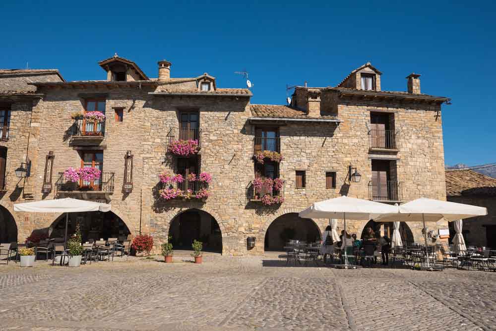 Qué ver en Ainsa, la joya medieval del Pirineo de Huesca Comer En Ainsa