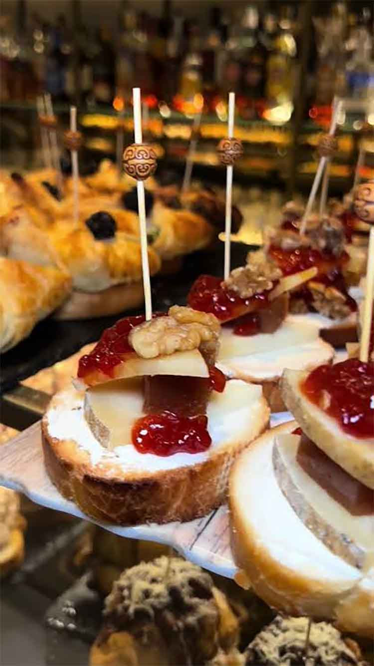 Qué ver en Zarautz, la joya de la costa guipuzcoana Pintxo Toldotxo