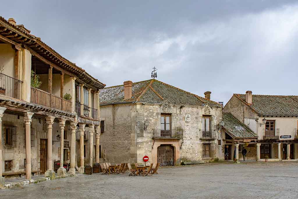 Qué ver en Pedraza, la villa medieval que enamora a quien la pisa Plaza Mayor De Pedraza