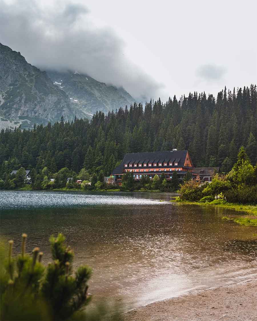 Guía completa de senderismo por los Cárpatos eslovacos, parques nacionales y rutas imprescindibles Popradske Pleso Slovakia