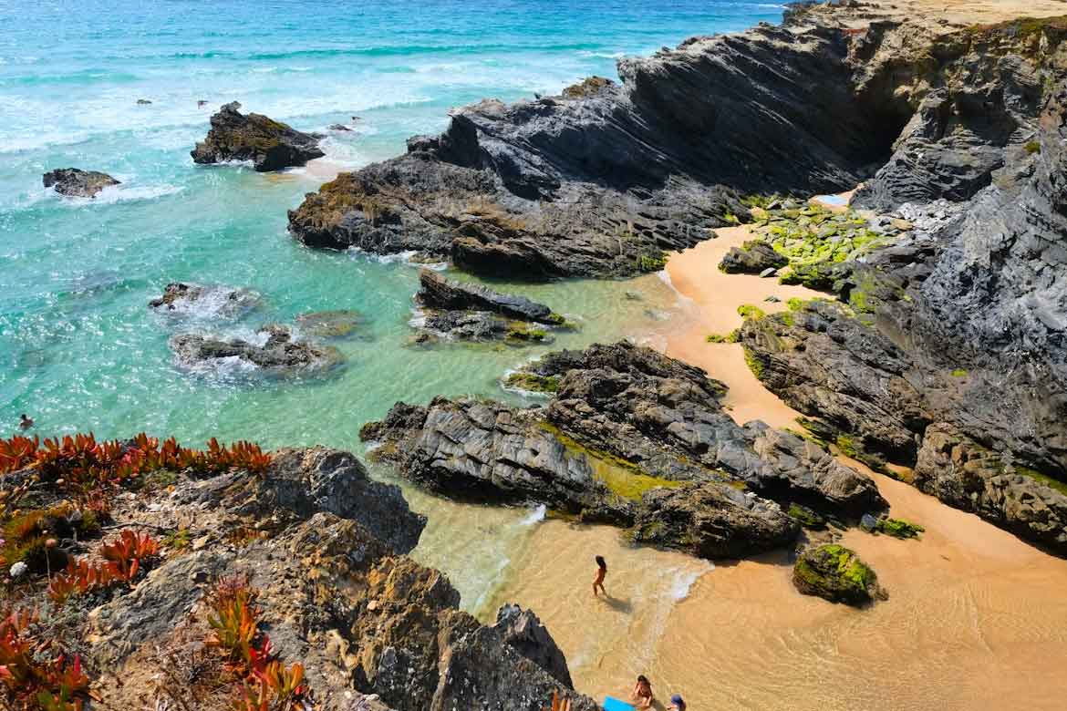Guía del Alentejo en Portugal: Ruta por pueblos medievales, viñedos y acantilados salvajes Porto Covo