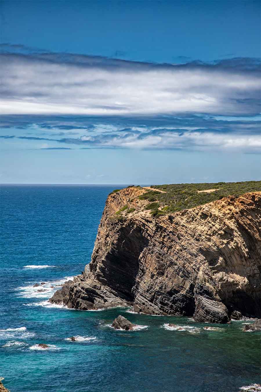 Guía del Alentejo en Portugal: Ruta por pueblos medievales, viñedos y acantilados salvajes Zambujeira Do Mar