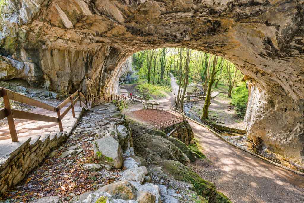 Valle del Baztán, qué ver y cómo organizar tu viaje Cuevas De Zugarramurdi