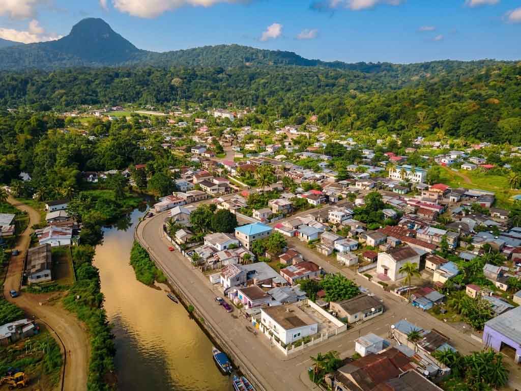 Guía de Santo Tomé y Príncipe: Qué ver, rutas y consejos útiles Santo Antonio Es La Capital De La Isla De Principe